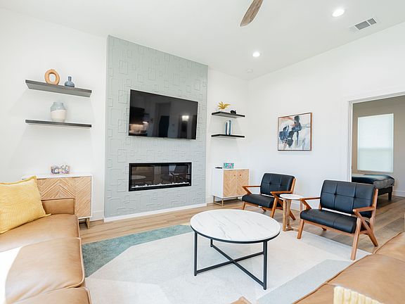 5th image of 202 Sunray St