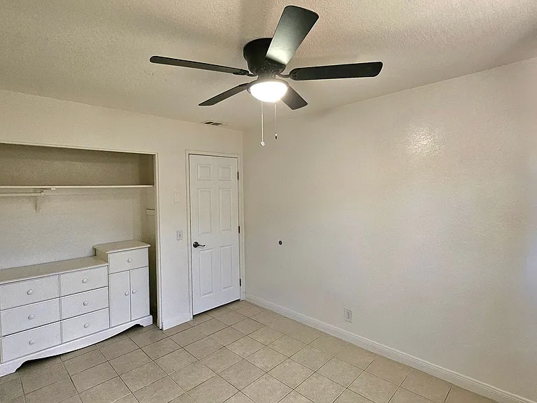 21398 Baldwin Ln — Photo 6