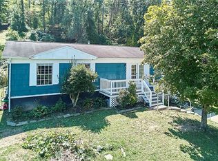 223 Pleasant Valley Dr, South Charleston, WV 25309