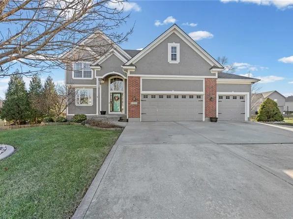 2605 SW 10th Ct, Lees Summit, MO 64081