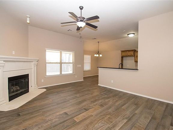 4th image of 1312 Leigh Cir