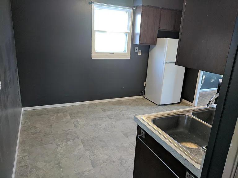 1518 Starr Ave — Photo 16