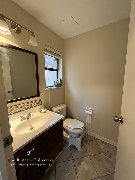 White Rock House for rent - 2 Bedrooms — photo 6