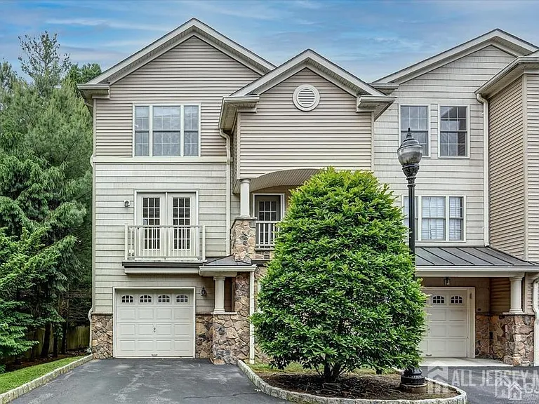 248 River Rd — Photo 1