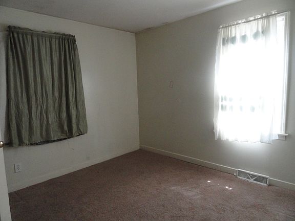 4th image of 1107 Lorraine Ave