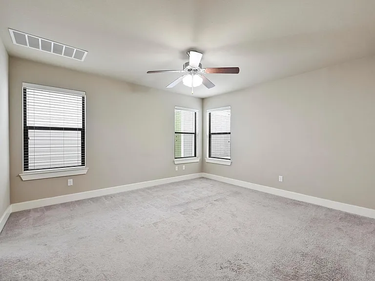 2021 Carlson Dr — Photo 17