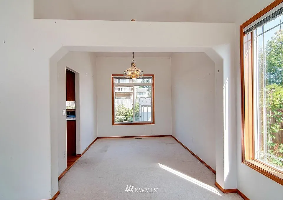 4 bed, 2.5 bath, 1763 sqft, $3,500 — Photo 4