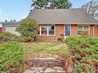 8002 40th Ave NE, Seattle, WA 98115