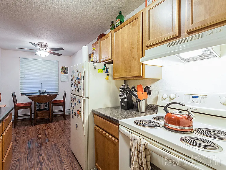 Silver Bell Apartments — Photo 13