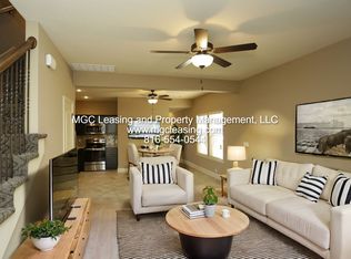 108-114 Barberry Ln, Raymore, MO 64083