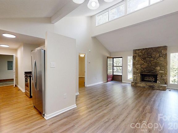 5th image of 8 Muirfield Pl