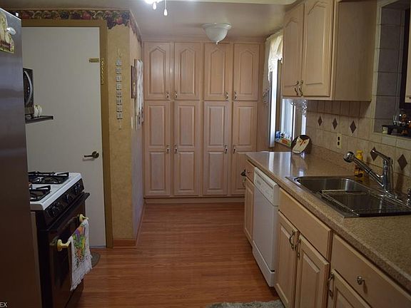4th image of 30521 Willow Ln
