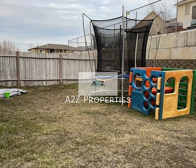 358 N Peach St — Photo 13