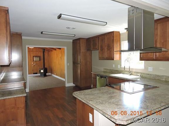 3rd image of 226 Pixley Ave