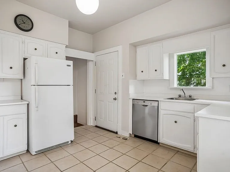 5405 Trafalgar St — Photo 15