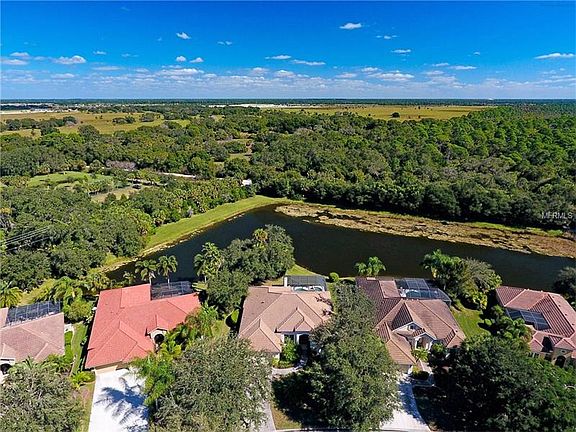 2nd image of 424 Park Trace Blvd