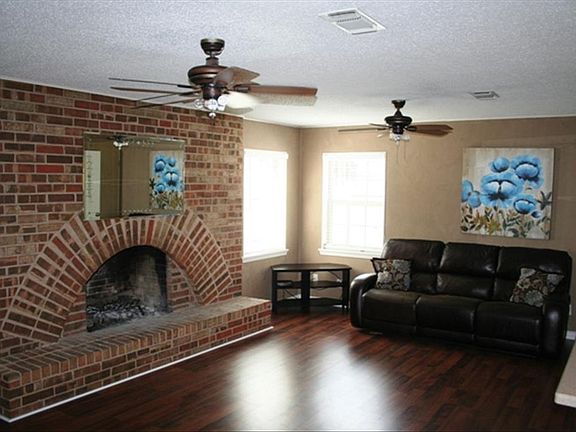 2nd image of 3720 Sul Ross St