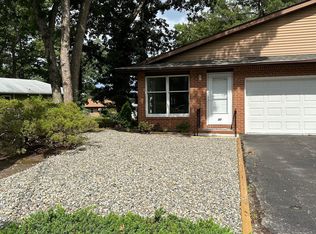 31 Sycamore Rd, Manahawkin, NJ 08050