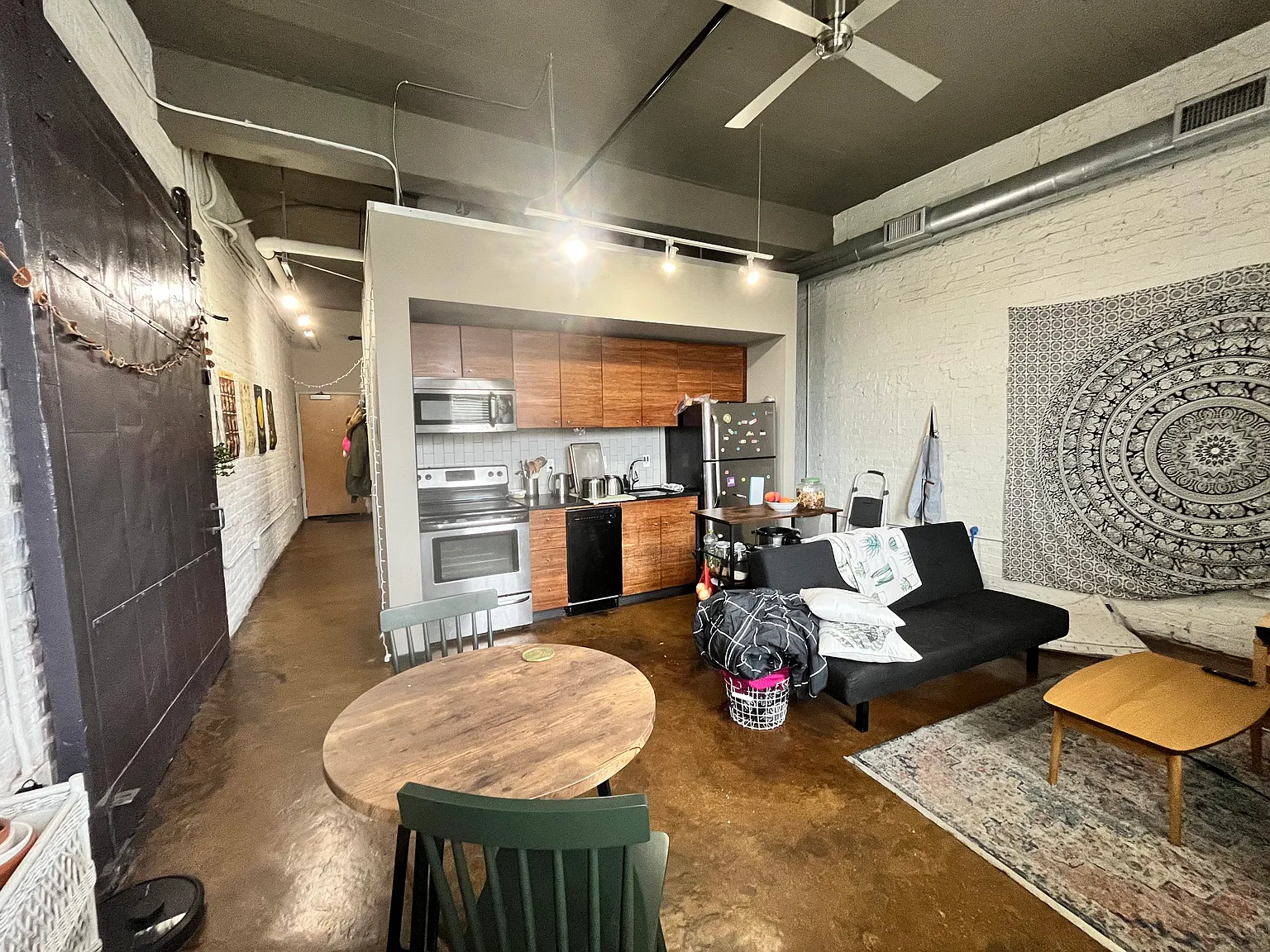 1 bed, 603 sqft, $1,195 — Photo 2