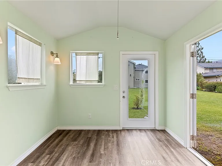 1096 Canyon View Dr — Photo 46