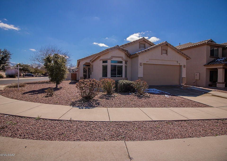 1st image of 60197 E Crestview Ct