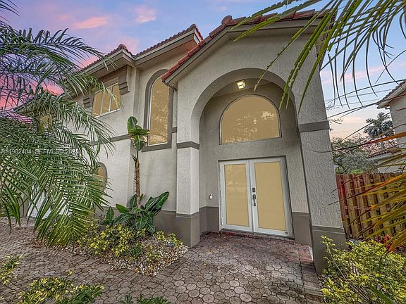 4th image of 2640 Rampart Way