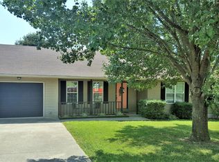 215 Sycamore Dr, Bronston, KY 42518