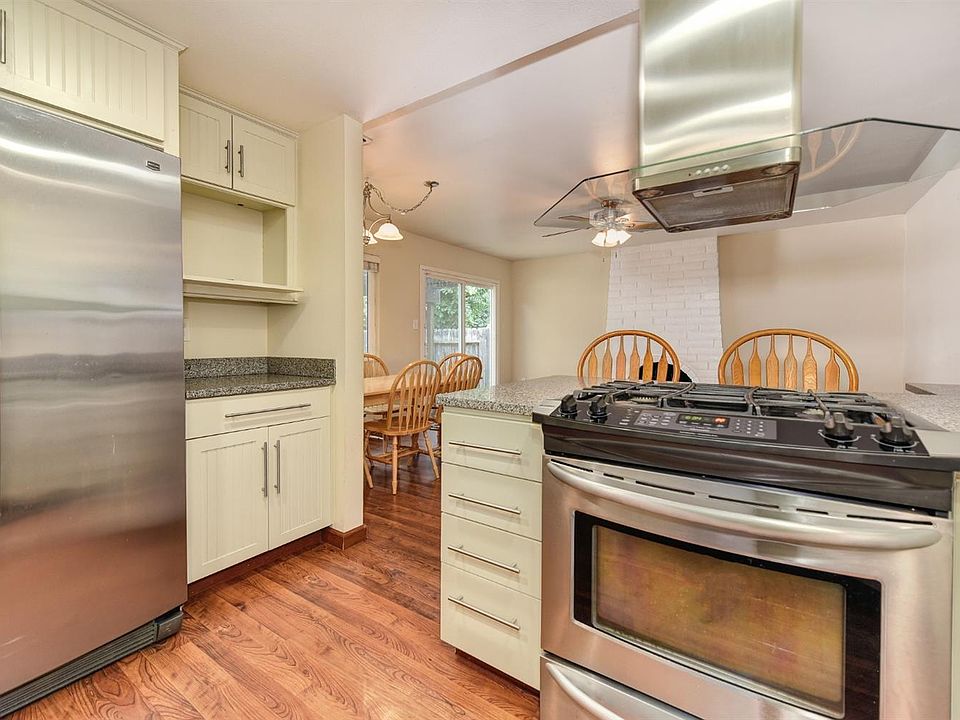 1st image of 8840 Garden Glen Way