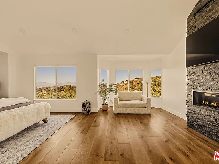 22303 Dunmore Dr — Photo 18