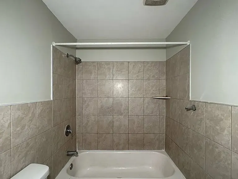 406 Park Ave #4 — Photo 5