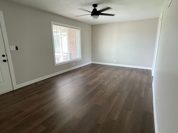 3rd image of 2717 28th St #2719