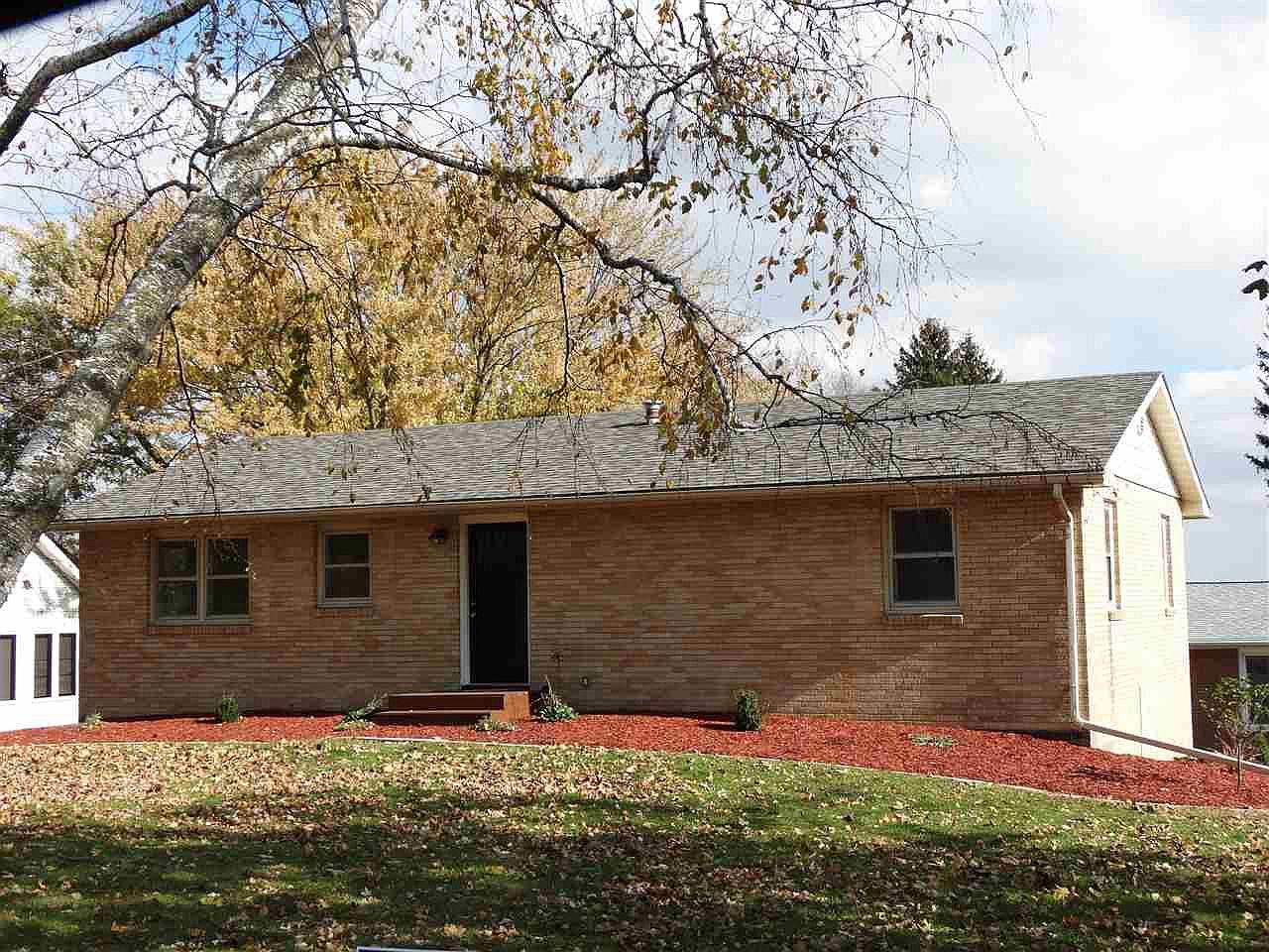1101 2nd St NW, Waukon, IA 52172 Zillow