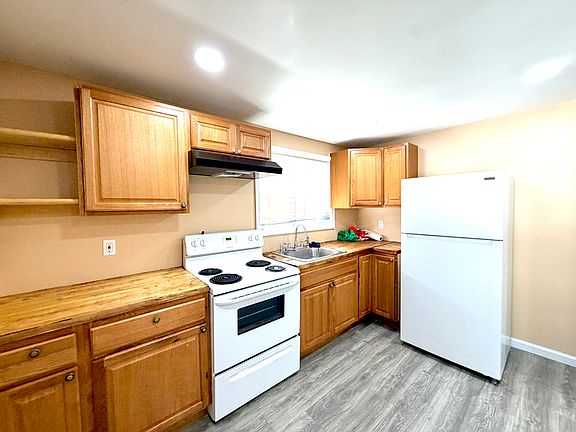 2nd image of 1 Mallard Rd #2