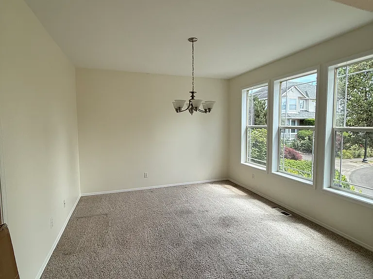 10669 SW Adele Dr — Photo 6