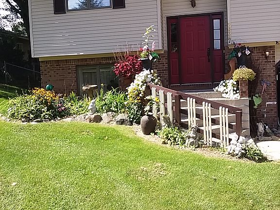 2nd image of 3997 Loch Dr