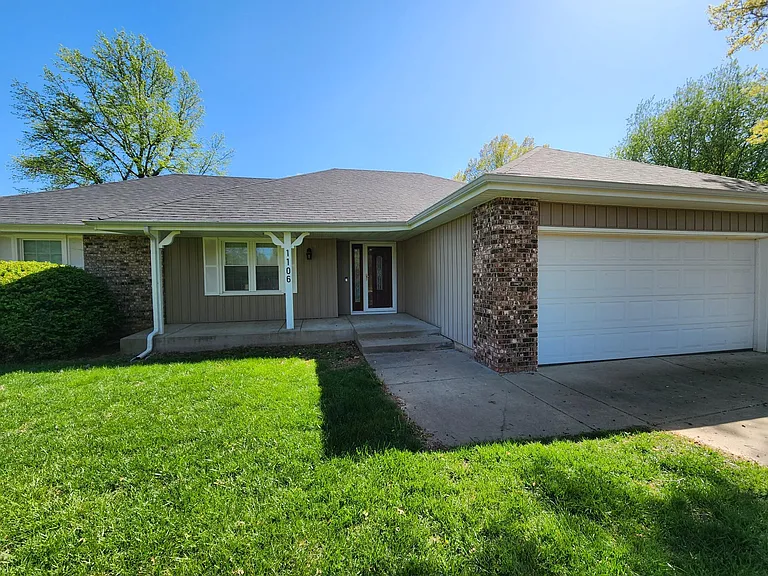 1106 W Wayland St — Photo 1