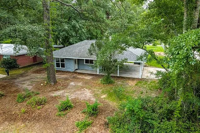 3 bed, 2.0 bath, 1497 sqft, $1,750 — Photo 2