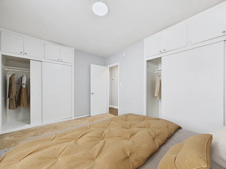 Overland Avenue Apartments — Photo 5