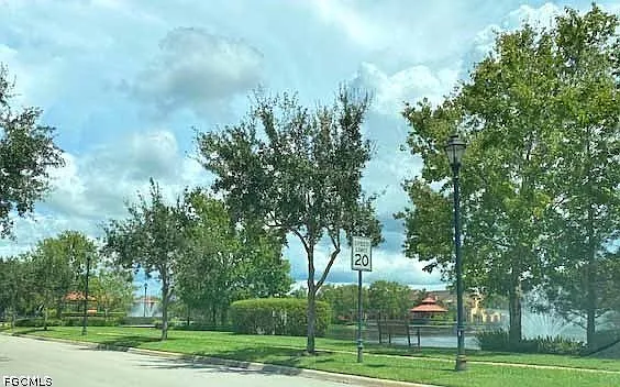 2 bed, 2.5 bath, 1361 sqft, $1,999 — Photo 4