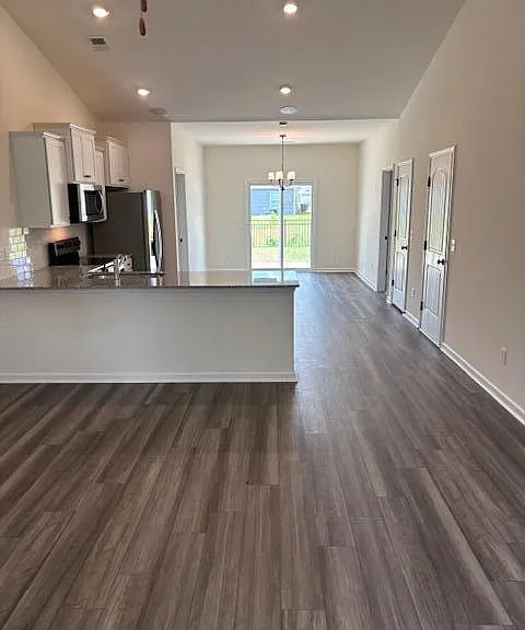 320 Acorn St — Photo 3