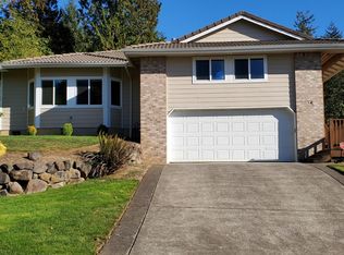 14 Greensview Ln, Longview, WA 98632