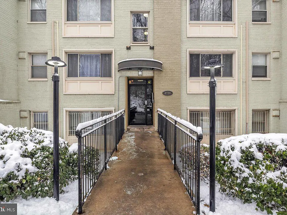 2850 Hartford St SE #303