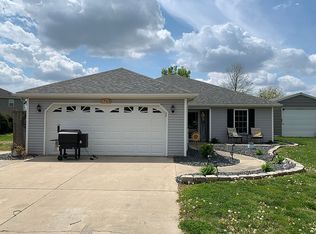 1702 Dogwood Ct, Huntingburg, IN 47542