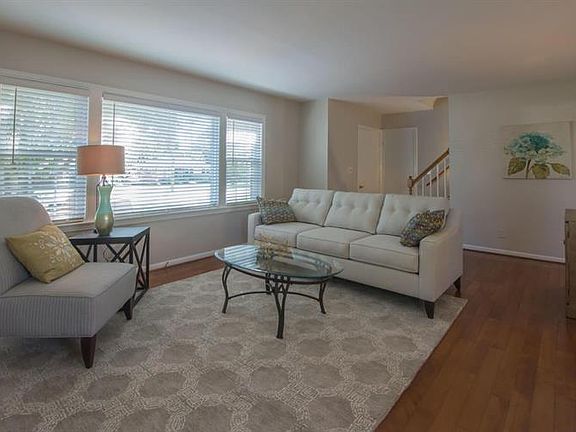 2nd image of 3318 Goldsmith Ln