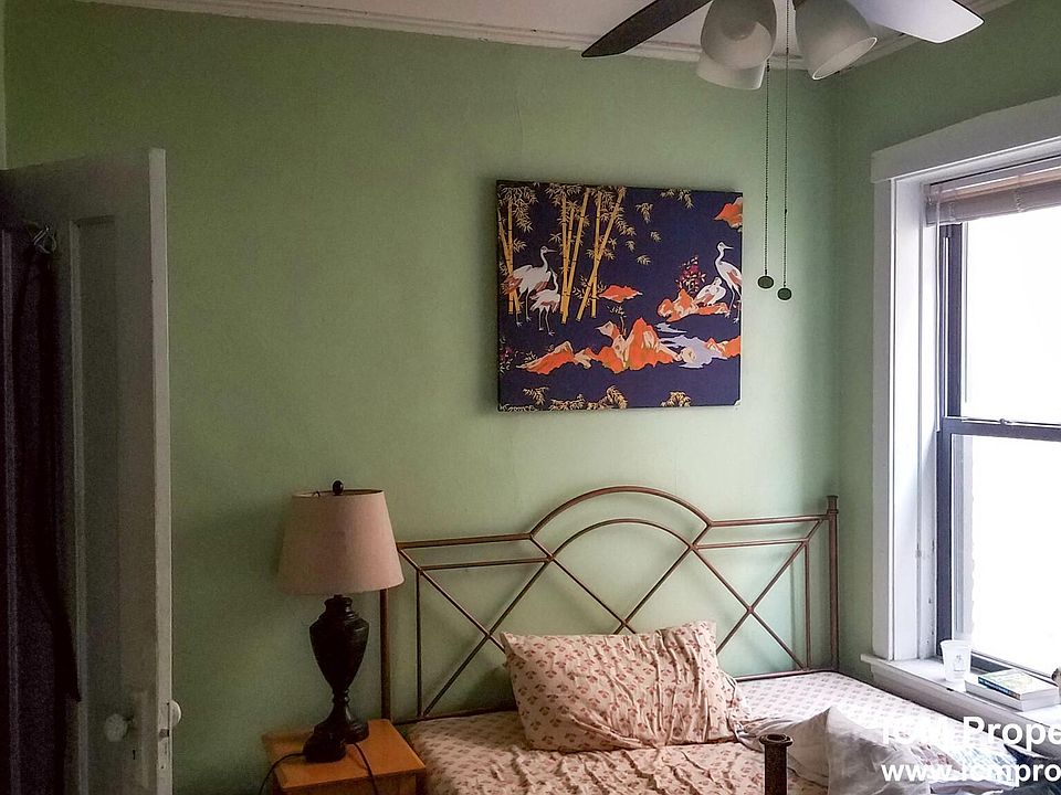 1st image of 4846 N Rockwell St #3A