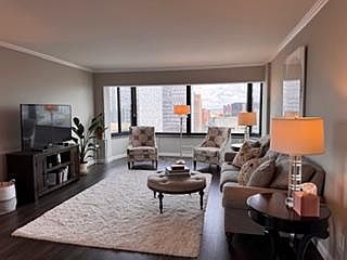 4th image of 207 5th Ave SW APT 808