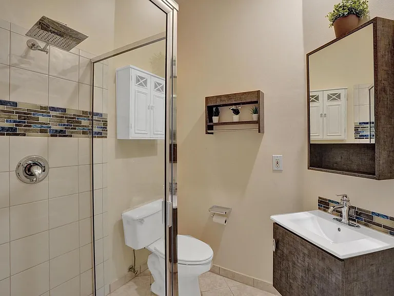 5897 NW 120th Ter — Photo 10