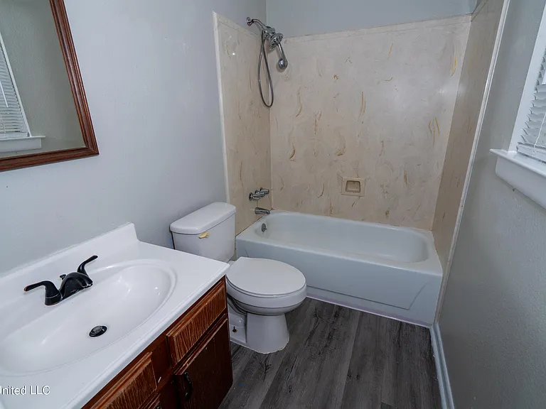 206 N Lang Ave — Photo 12