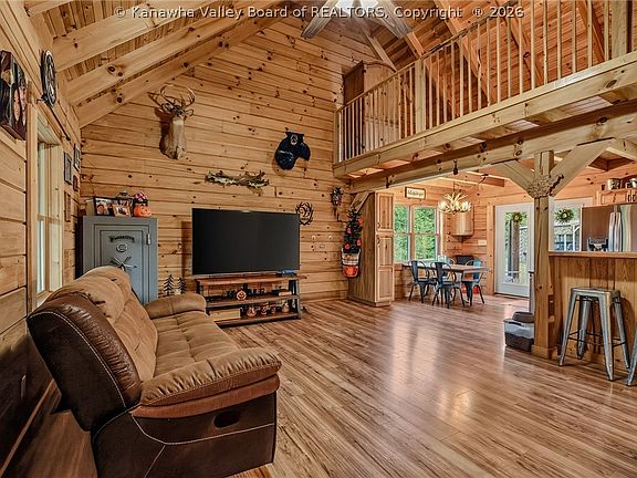 4th image of 7837 Potters Creek Rd
