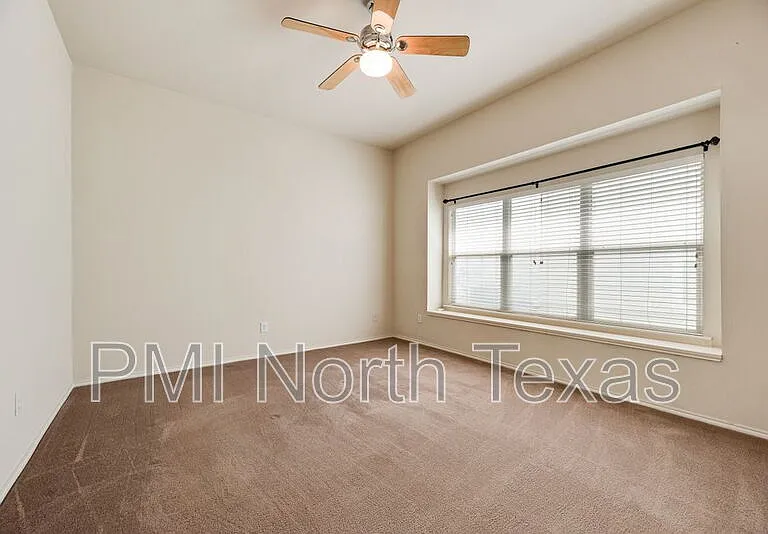 9705 Meadow Rue Dr — Photo 15